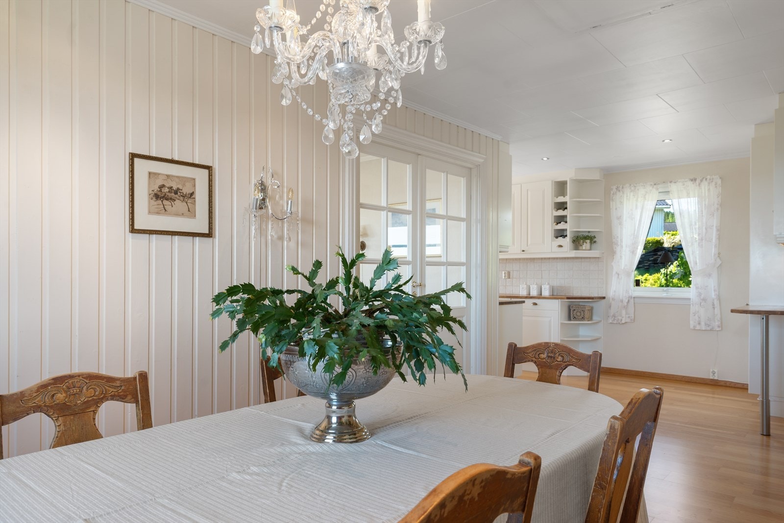 I spisestuen kan man samle venner og familie til hyggelige selskap. Galleribilde