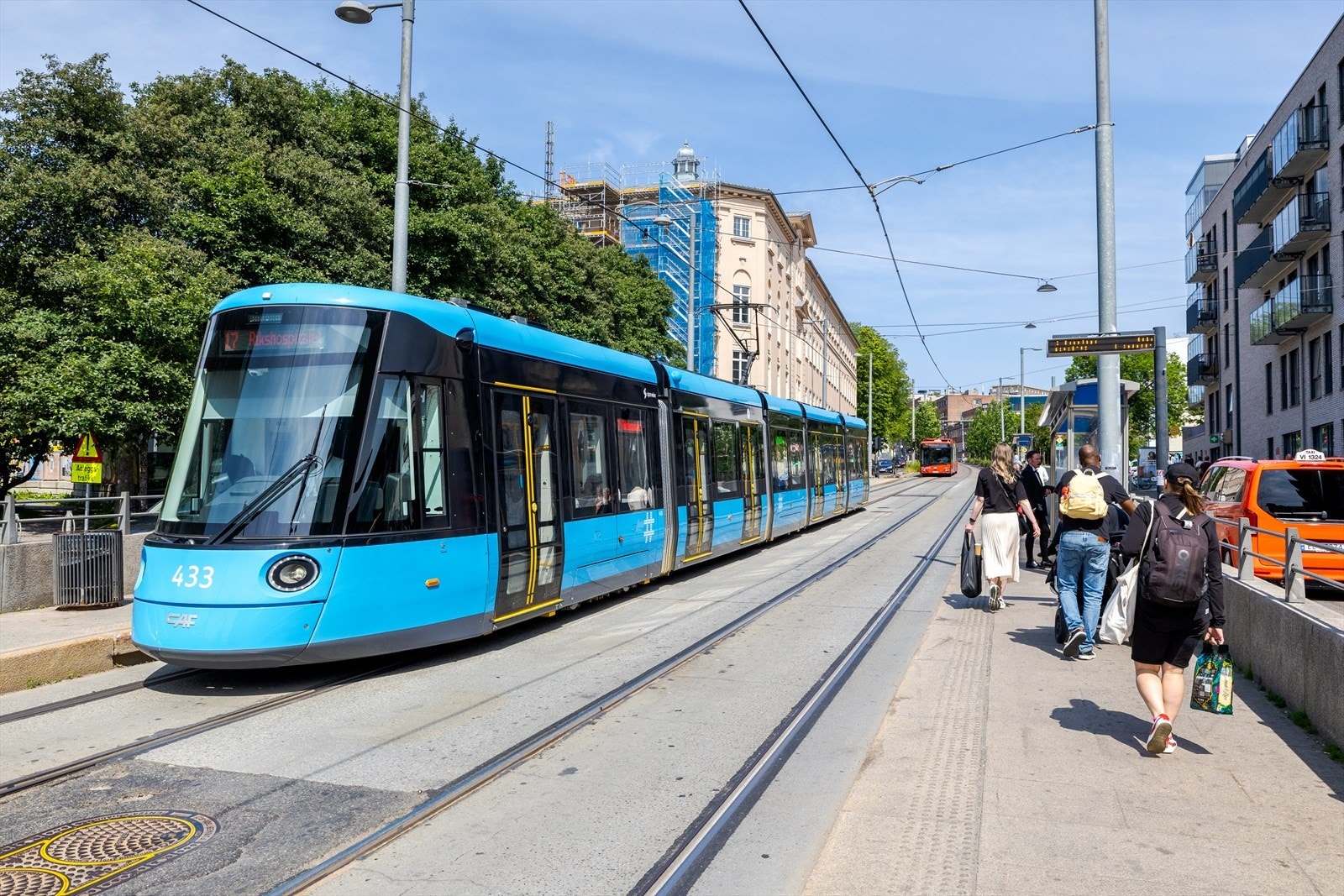 Leiligheten ligger rett ved Carl Berner. Dette er et naturlig knytepunkt for kollektiv transport. Galleribilde