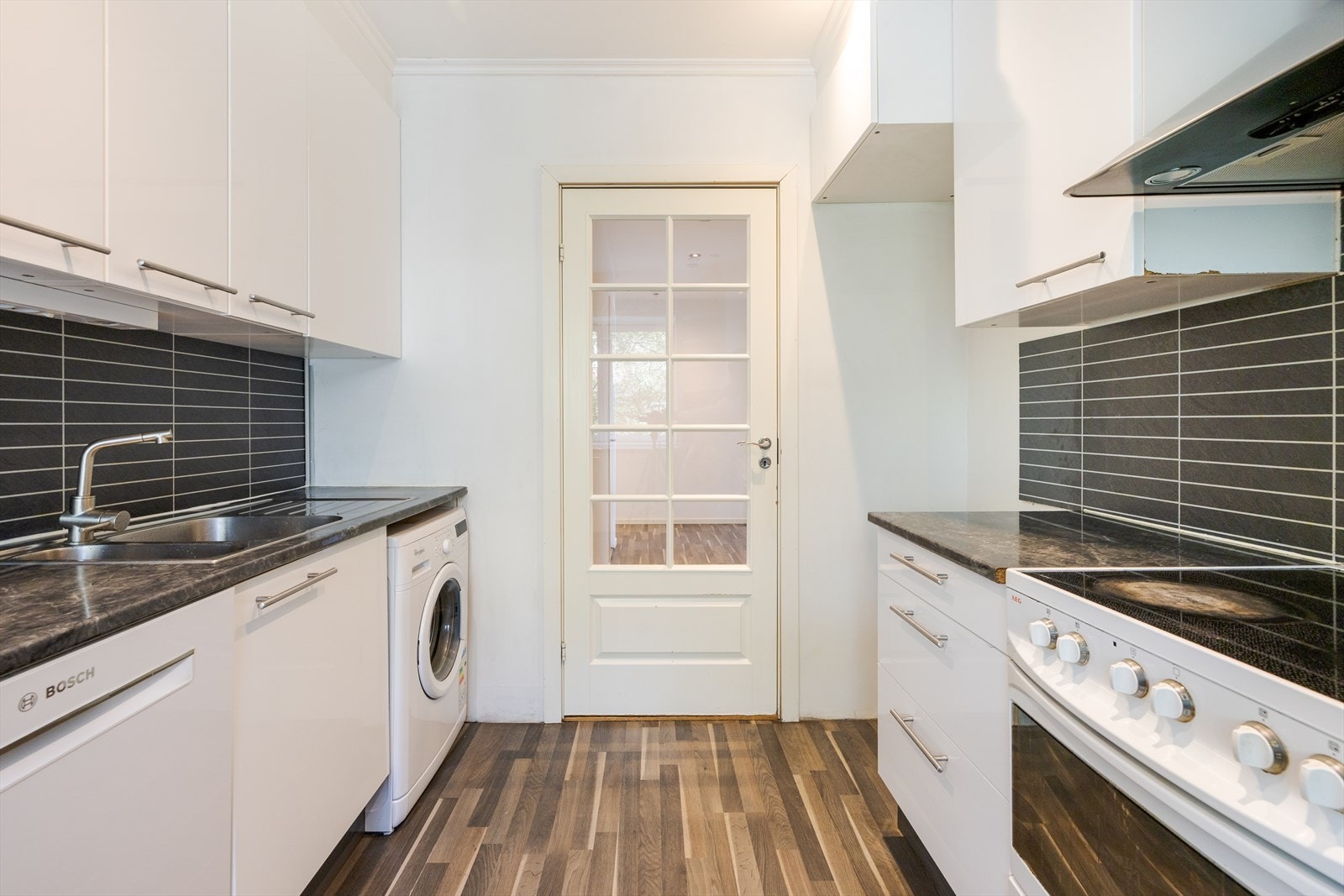 Kjøkkenet fremstår i god stand. Galleribilde