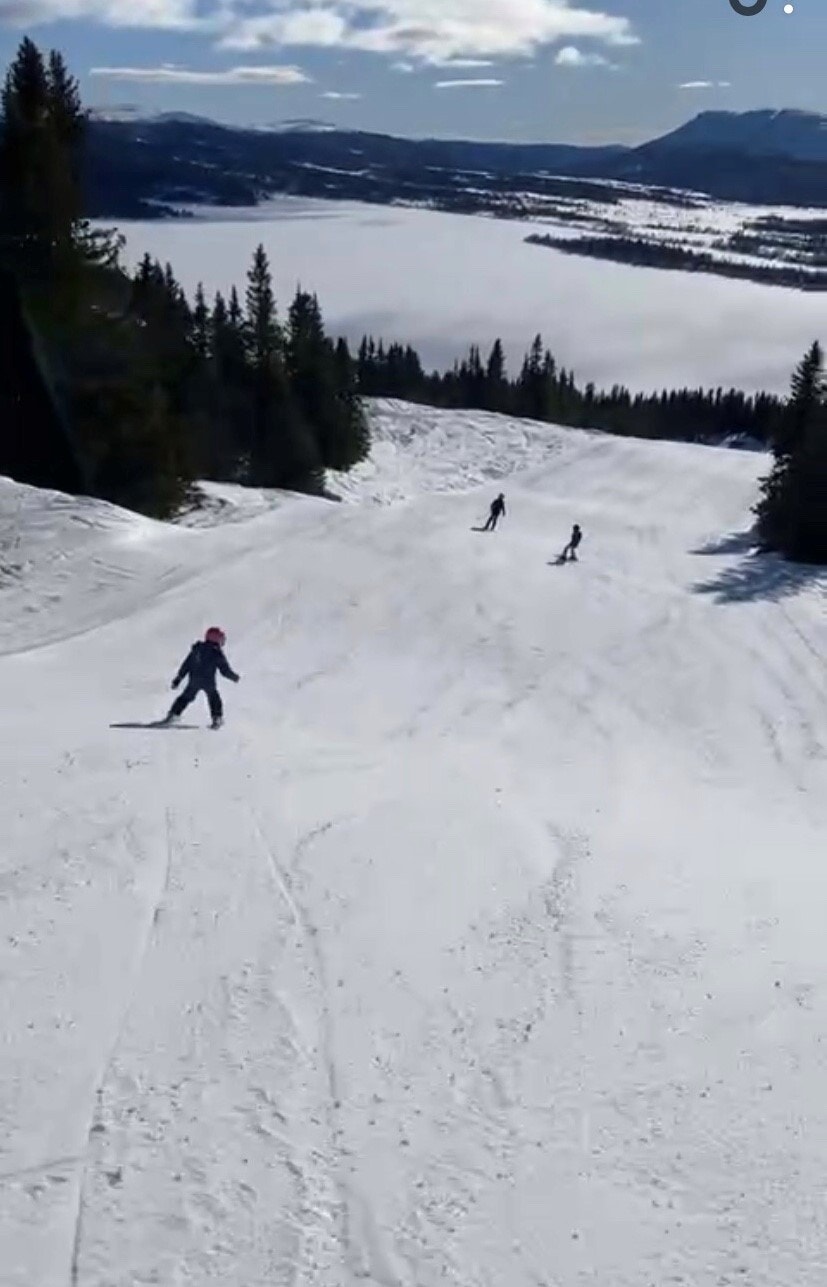 Alpinbakken på Fefor ligger ca 300 bortenfor hytta med ski in/out fra hytta ! Galleribilde