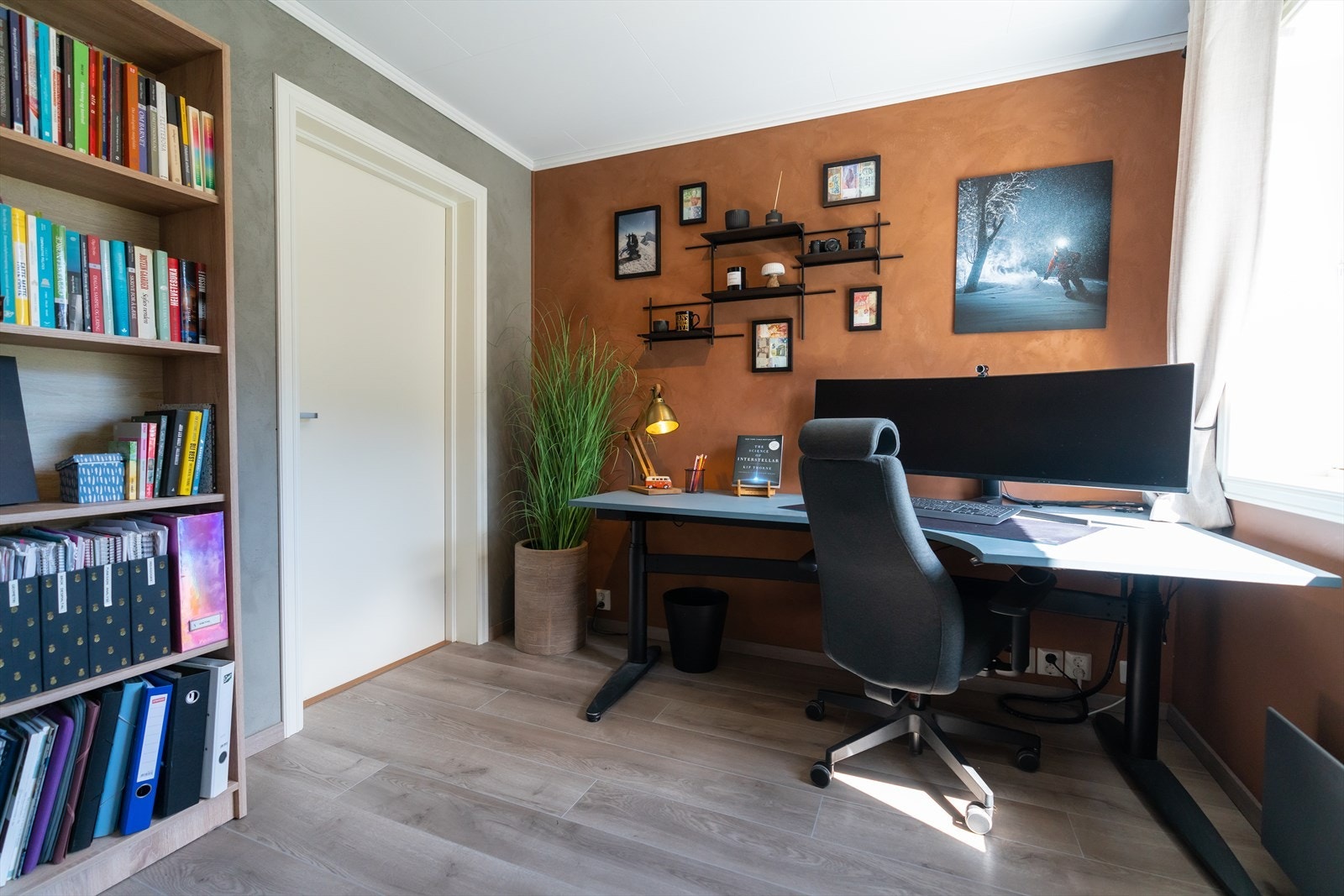 Rom opprinneleg omsøkt som soverom nytta som kontor. Galleribilde