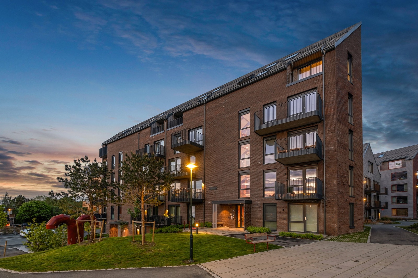 Flotte grøntdrag rundt boligen. Galleribilde