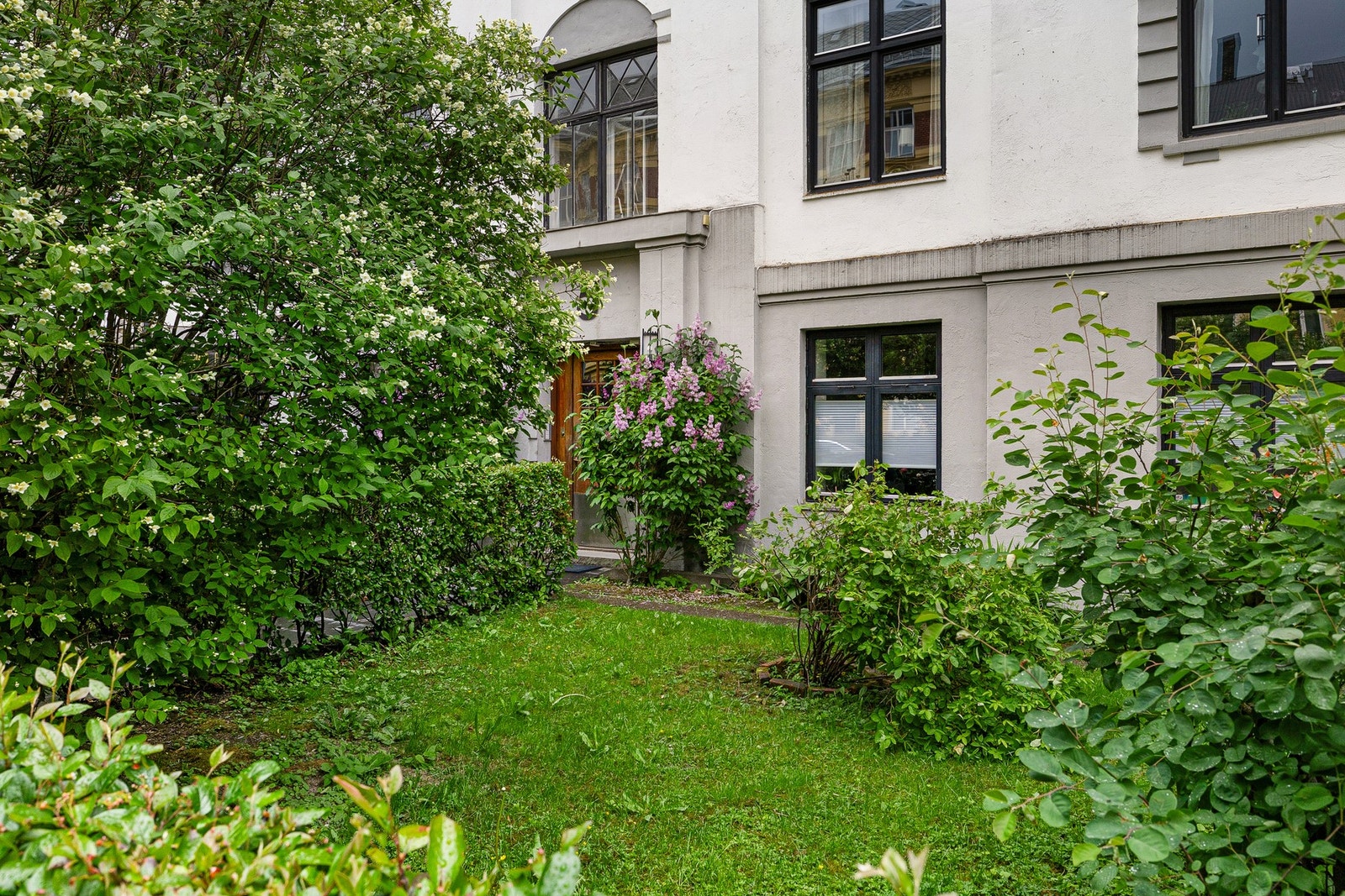 Klassisk bygård på en av Majorstuens mest ettertraktede adresser med vakker forhage. Galleribilde