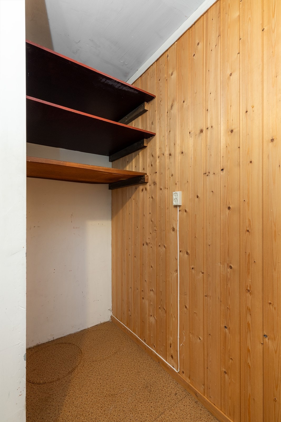 Bod med lagringsplass. Galleribilde
