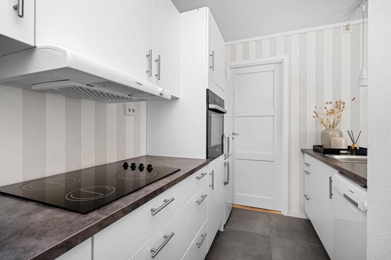 Hvitevarer på begge kjøkken medfølger Galleribilde