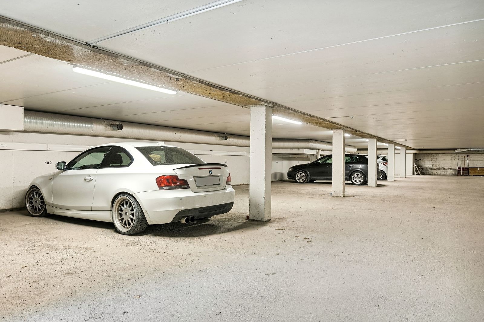 Garasjeplass Galleribilde