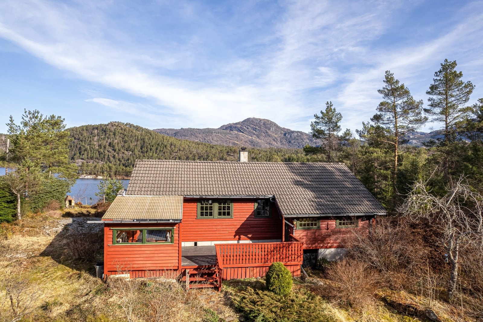 Frå eigedomen er det fine turmoglegheiter både til lands og til vanns Galleribilde