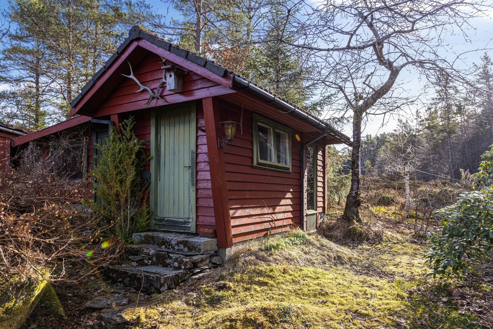 Utebod med utedo Galleribilde
