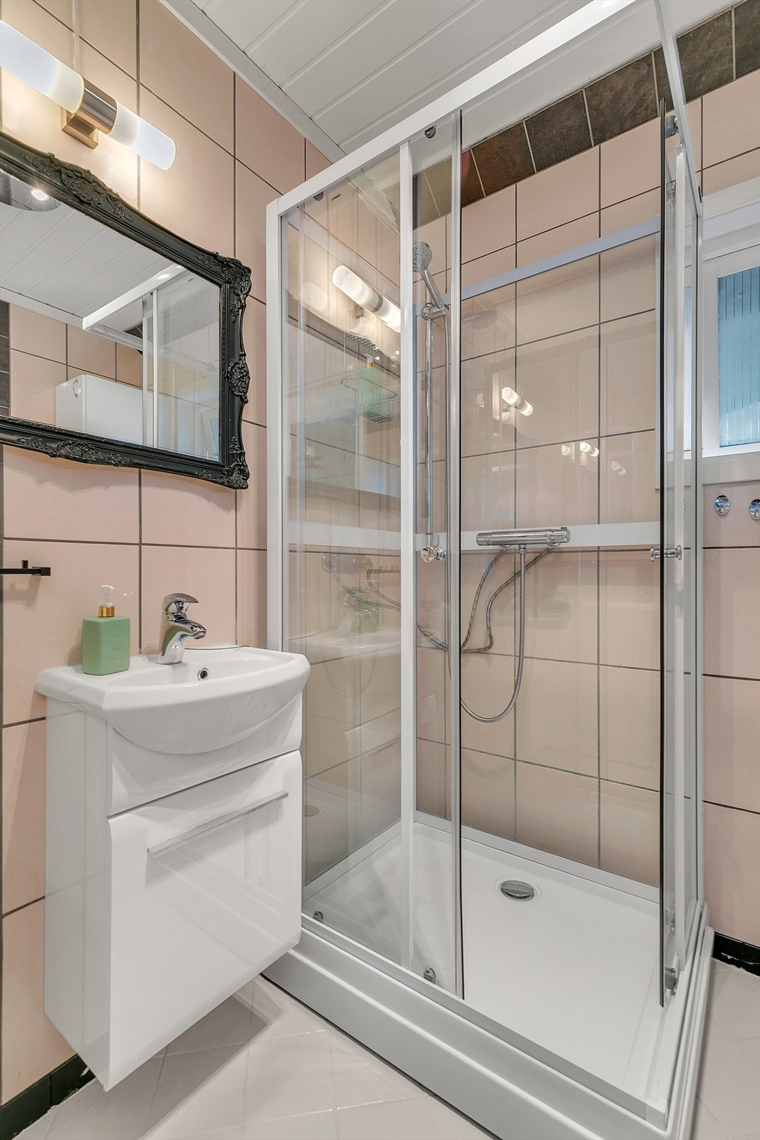 1. etasje - Bad Galleribilde