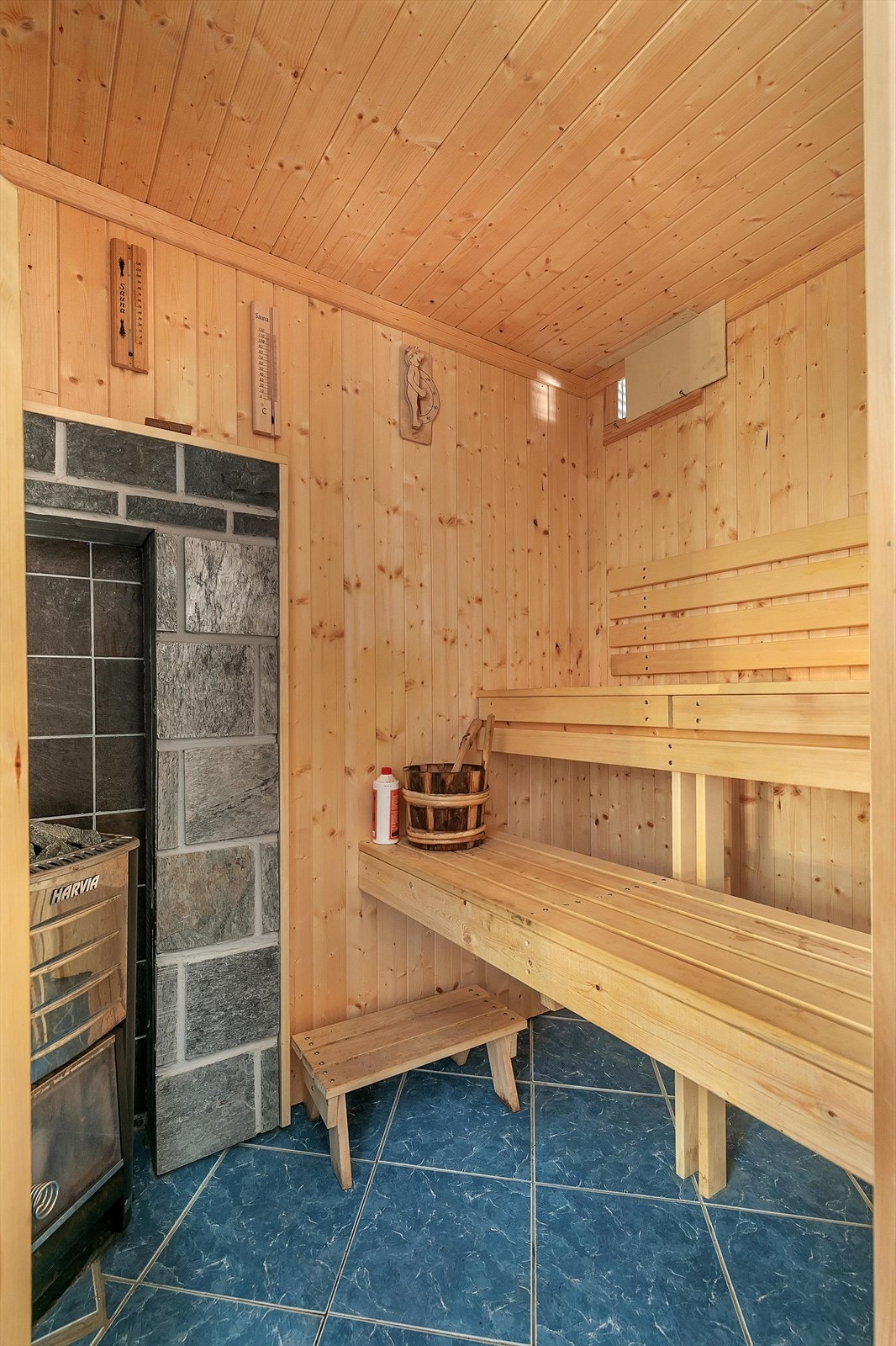 Underetasje - Badstue Galleribilde