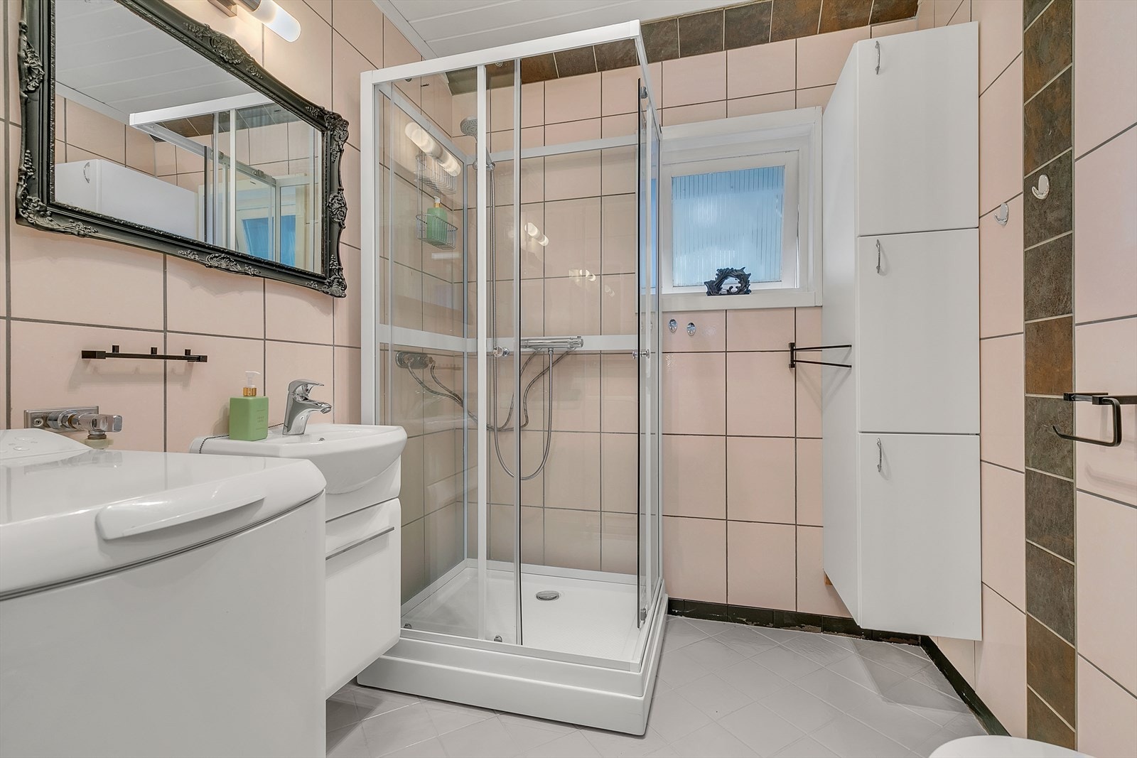 1. etasje - Bad Galleribilde