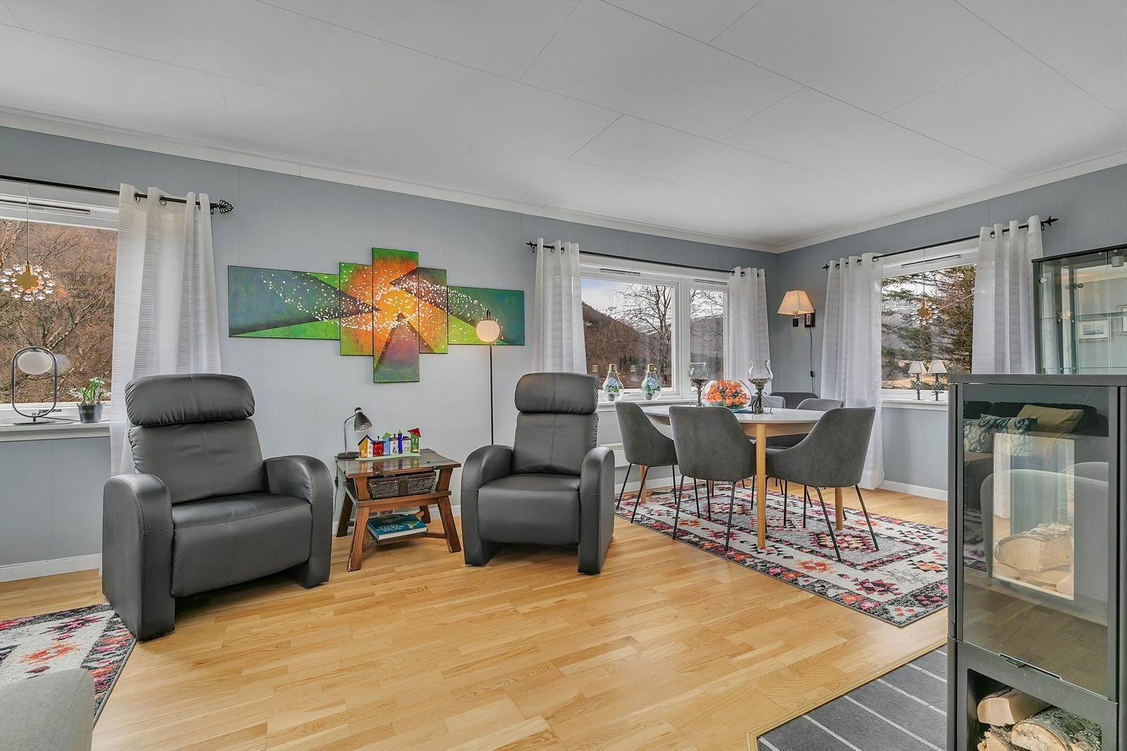 1. etasje - Stue/spisestue Galleribilde