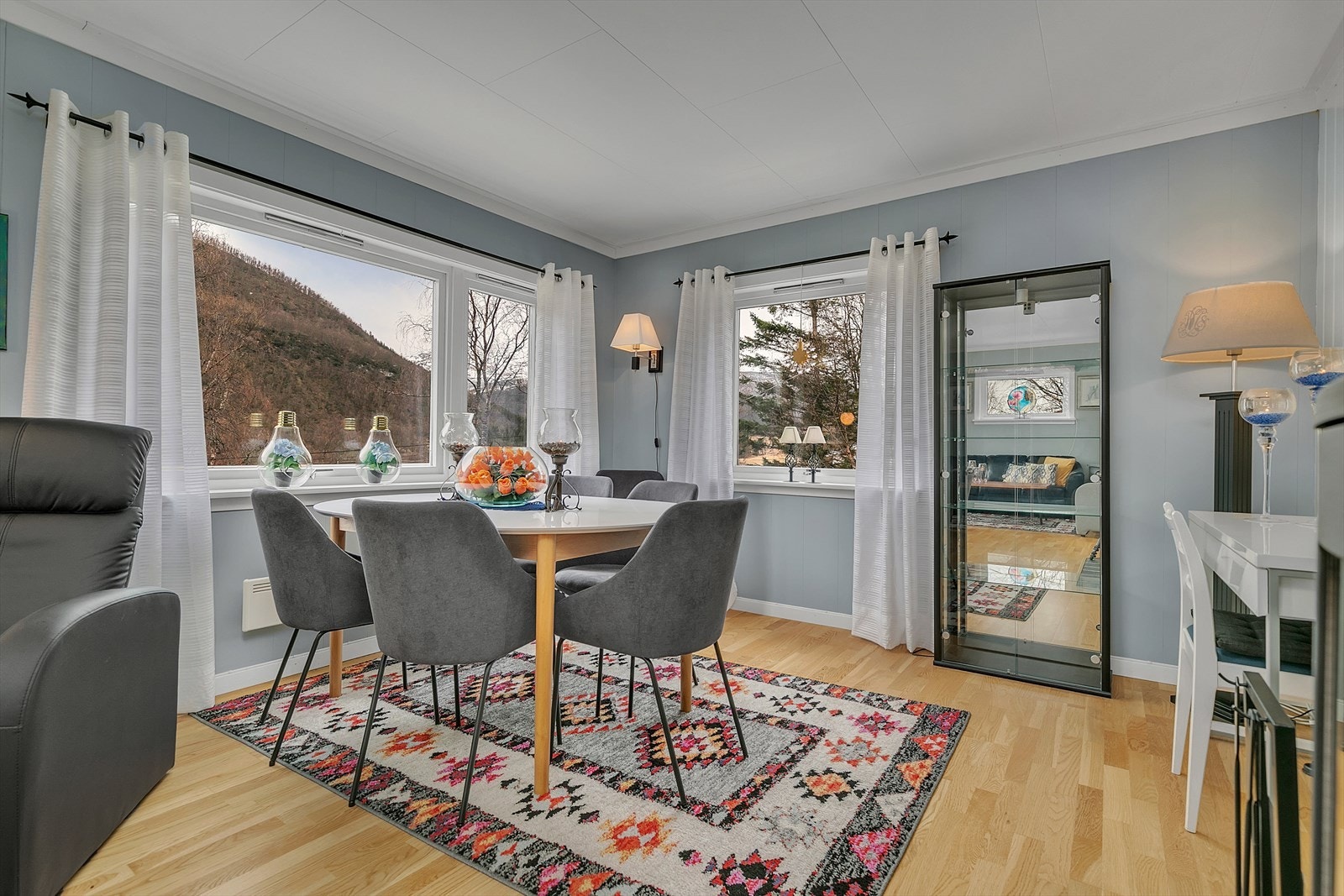 1. etasje - Stue/spisestue Galleribilde