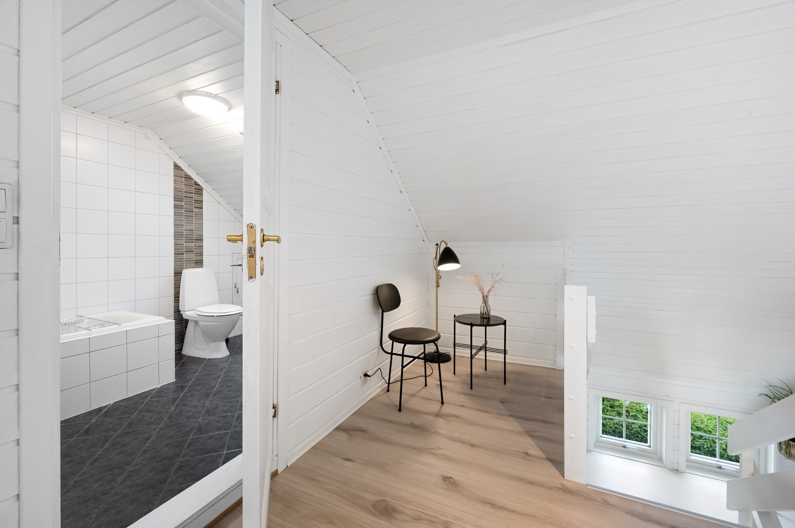 Gang med trappegang til 1. etasje Galleribilde