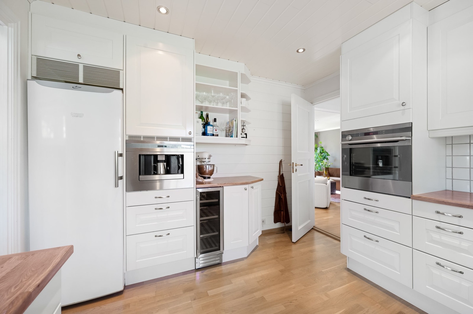 Kjøkken med downlights i tak Galleribilde