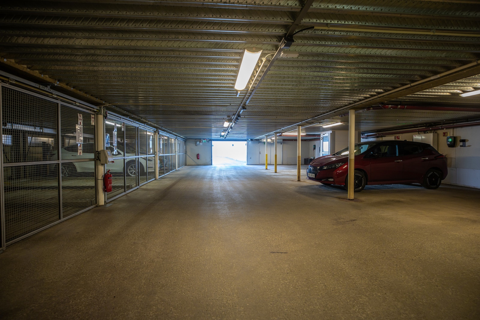 2 parkeringsplasser i felles garasjeanlegg Galleribilde