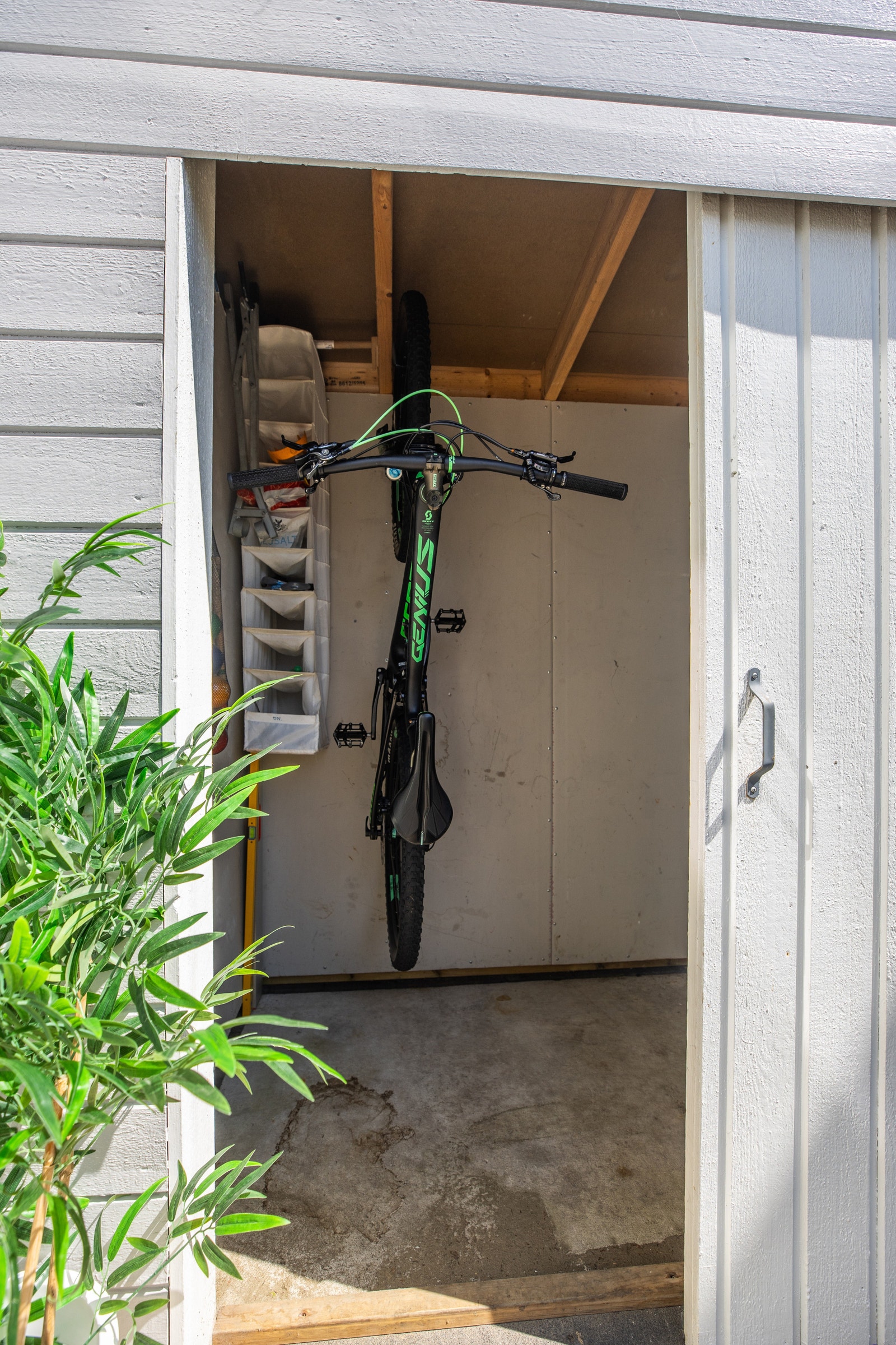 Frittstående utebod med strøm og lys Galleribilde