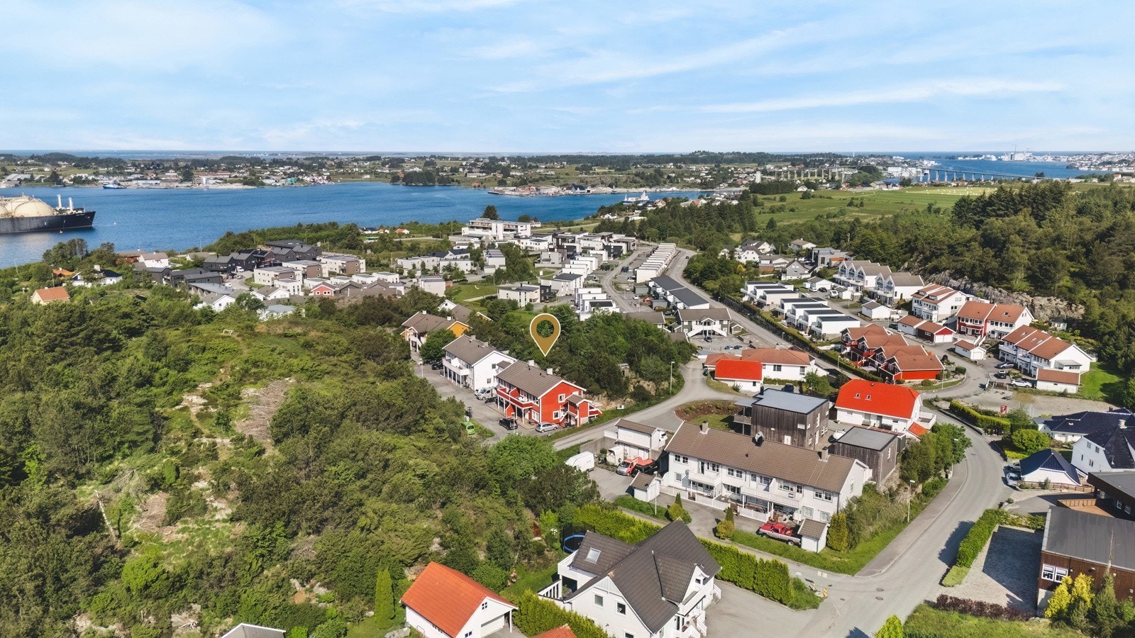 Leiligheten har en meget attraktiv beliggenhet i Moksheimåsen i rolig boligområde Galleribilde