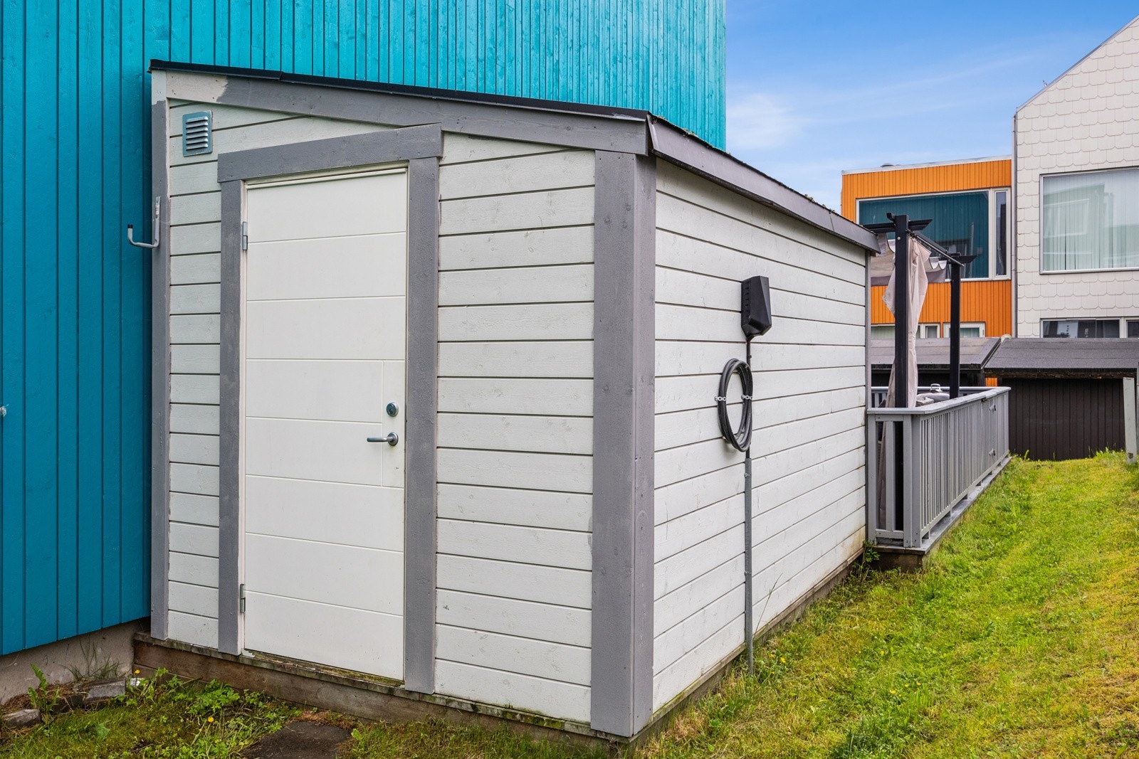 Stor og praktisk utebod for oppbevaring av sykler Galleribilde