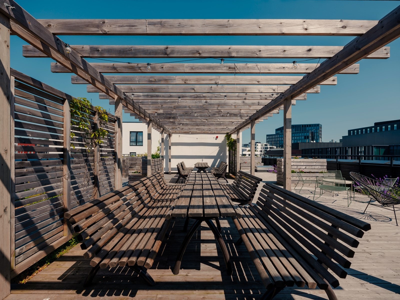 Her finner du sittegrupper og pergola som kan benyttes av beboerne. Galleribilde