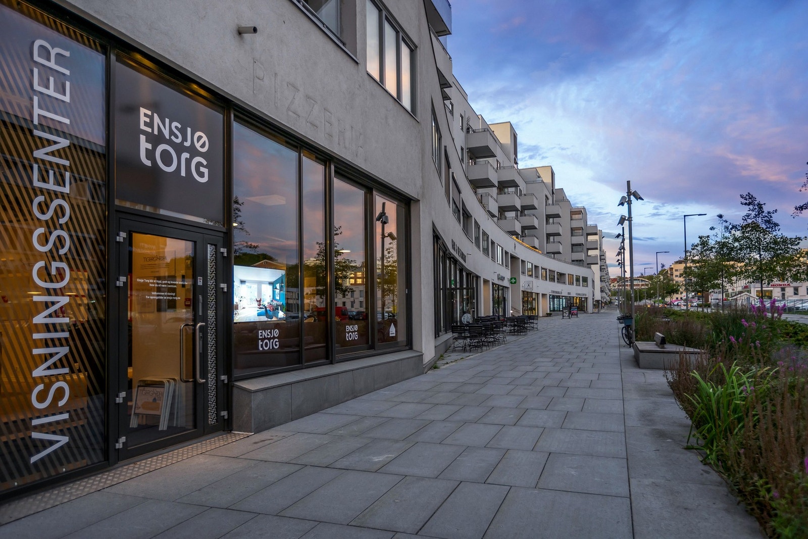 I nærområdet finner du restauranter som Frøken Smillas, Happis, Olio Pizza og Kinabolle. Galleribilde