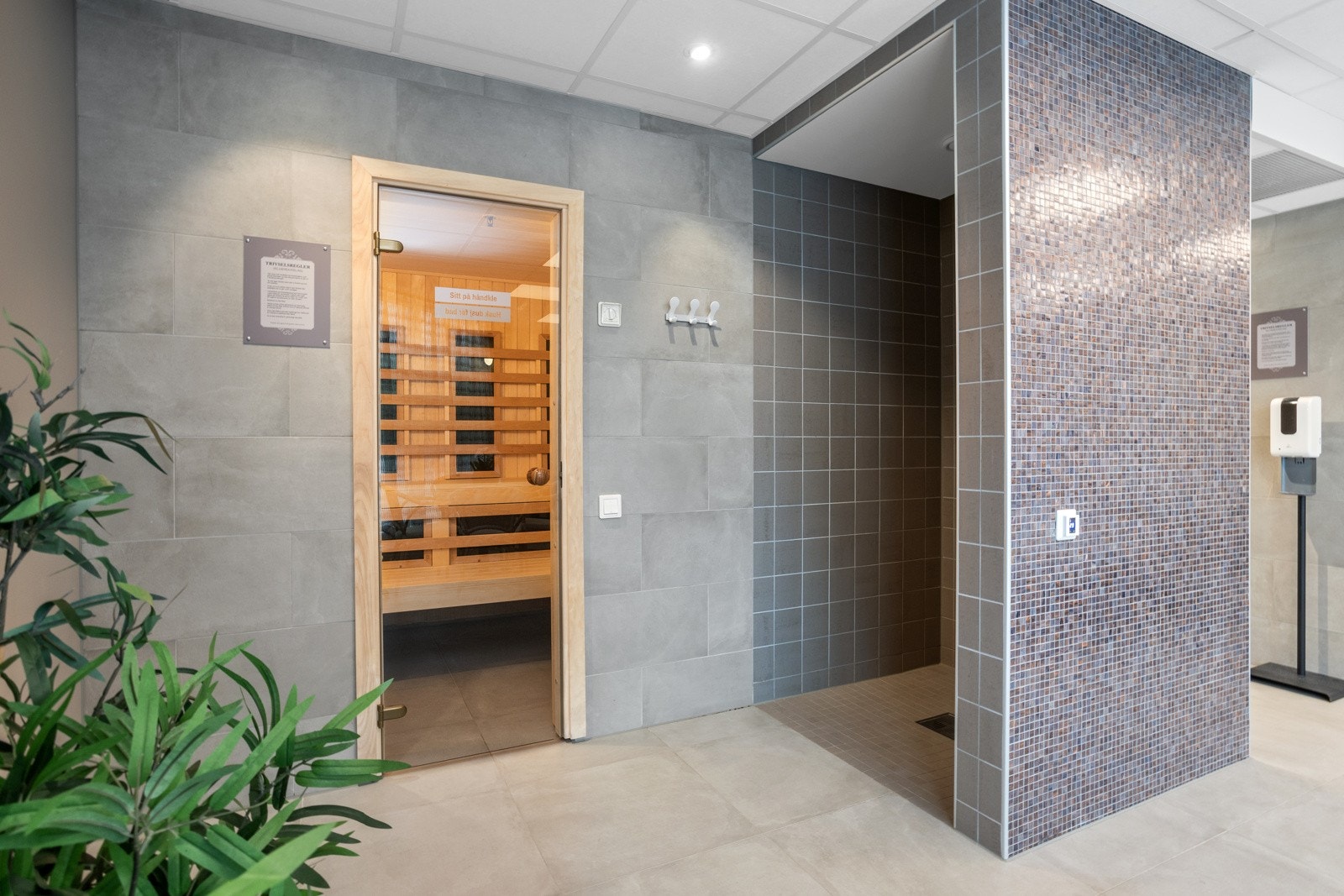 I spaavdelingen finner man også både badstue og dusj. Galleribilde