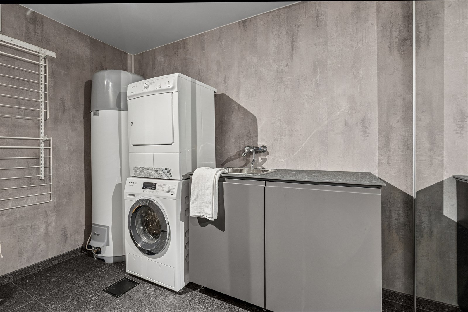 Stort vaskerom Galleribilde