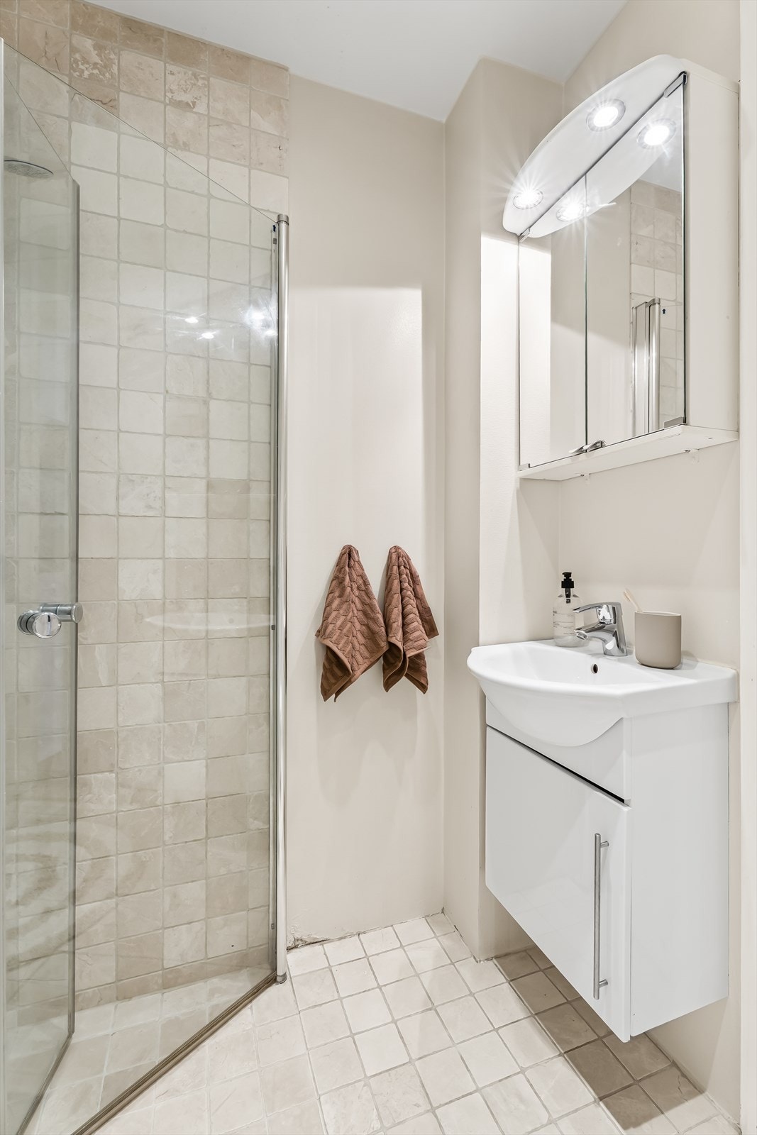 Behagelig varme i gulv. Galleribilde