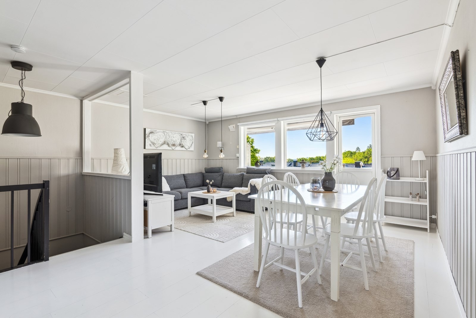 Lys og romslig stue Galleribilde