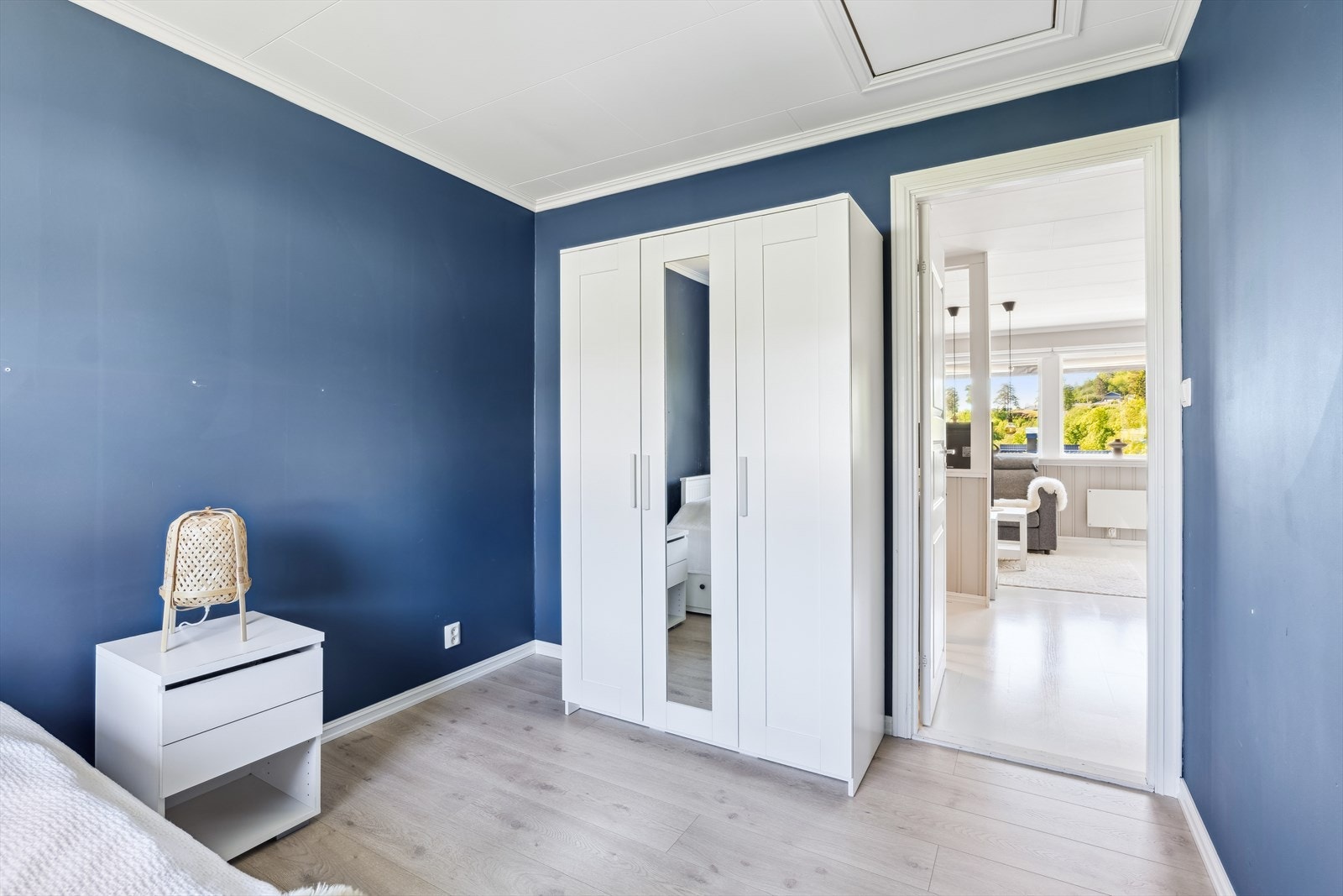 Soverom 1 med lukeadkomst til loft Galleribilde