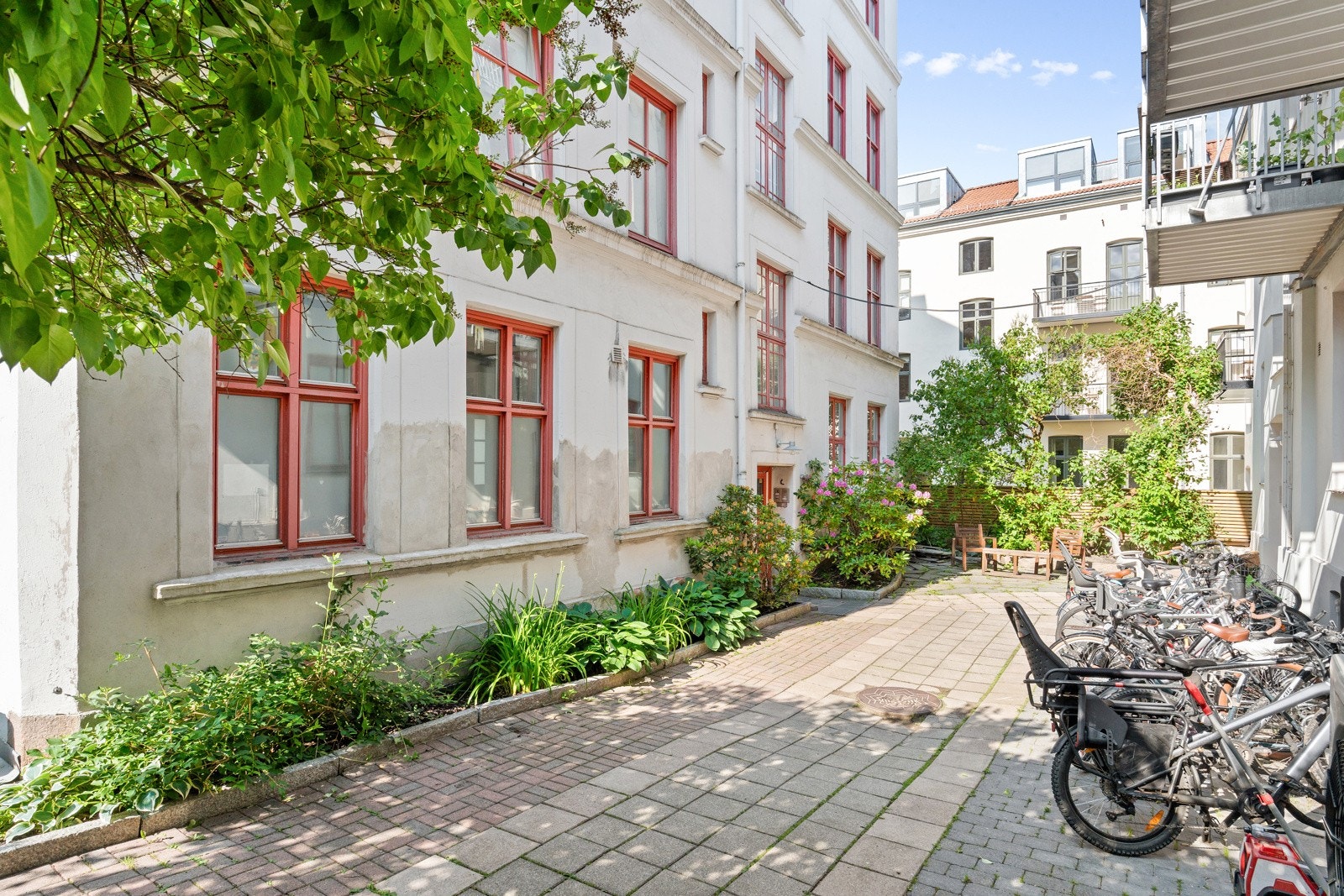 Leiligheten ligger flott til i indre gårdsrom Galleribilde