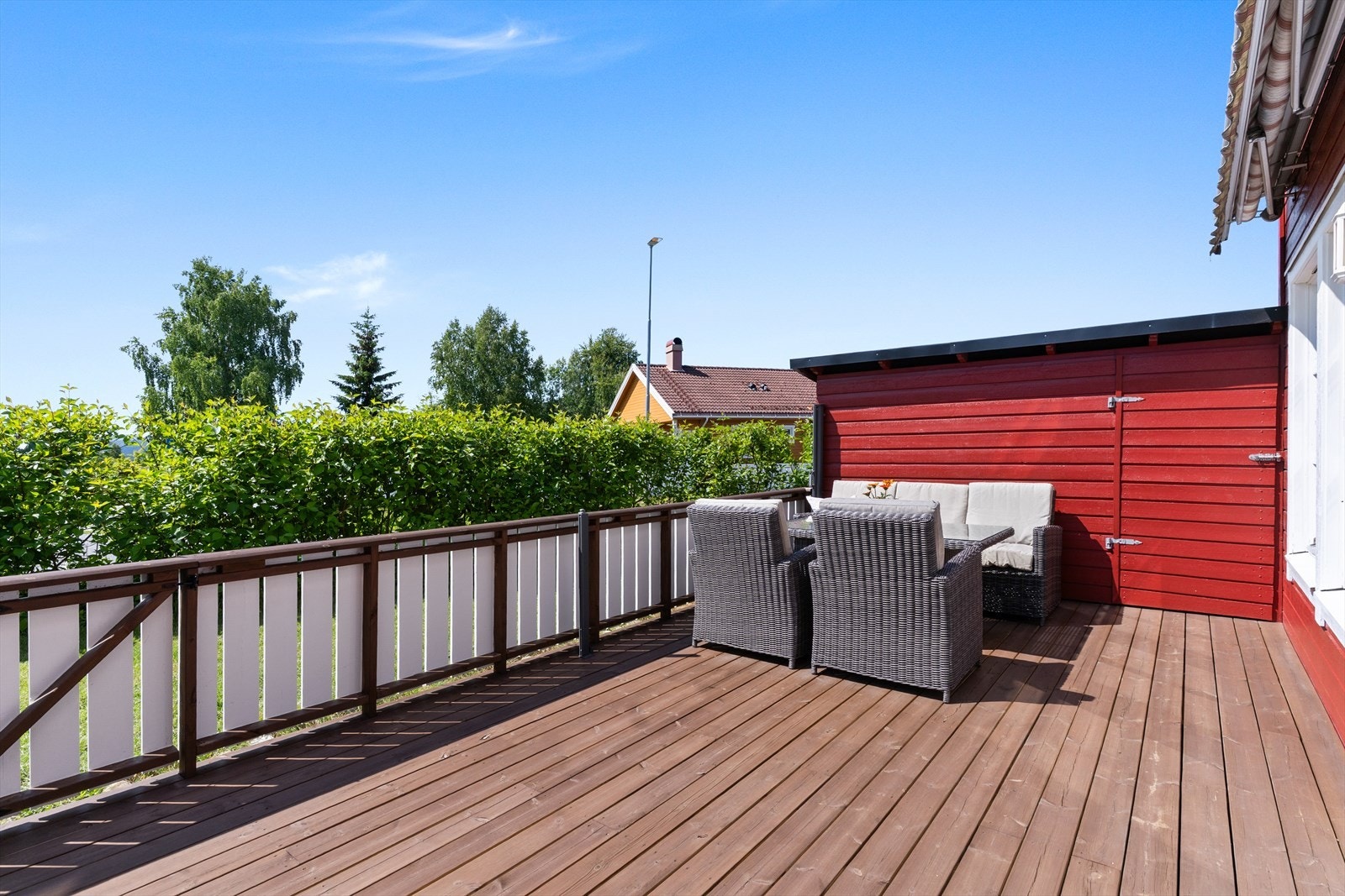 På terrassen er det markise. Galleribilde