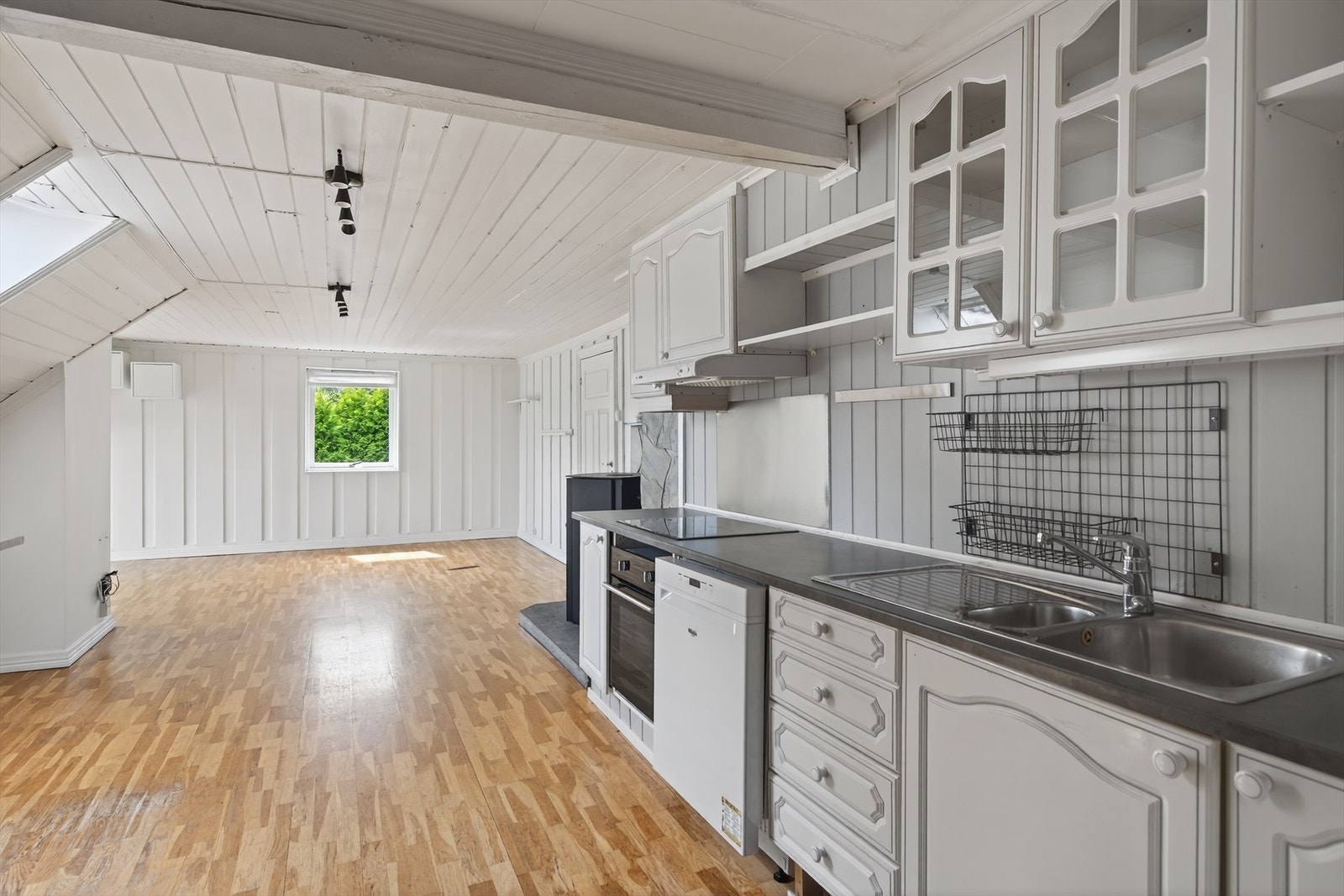 Innredet rom i 2.etg. Ikke godkjent til bolig. Galleribilde