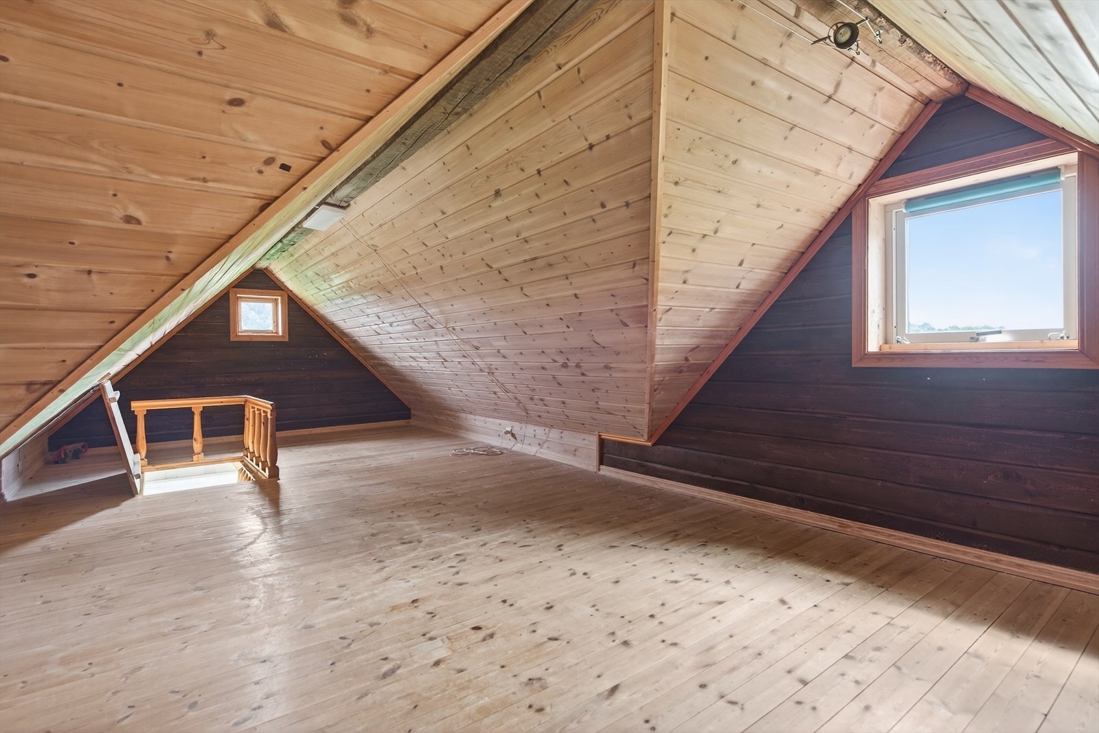 Innredet rom i loftsetasje. Ikke omsøkt. Galleribilde