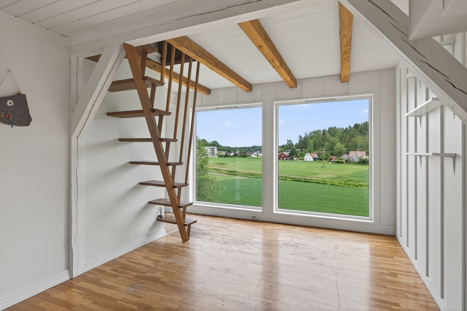 Innredet rom i 2.etg. Ikke godkjent til bolig. Galleribilde