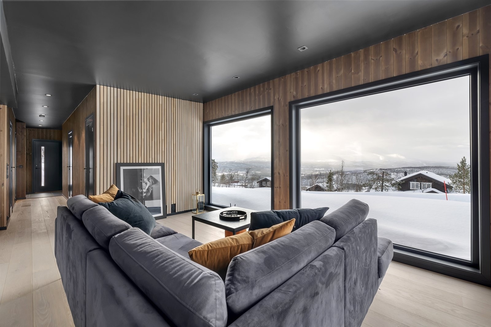 Hjem Eiendomsmegling v/ eiendomsmegler Robin I Martinsen presenterer Blokkebærveien 25! Galleribilde