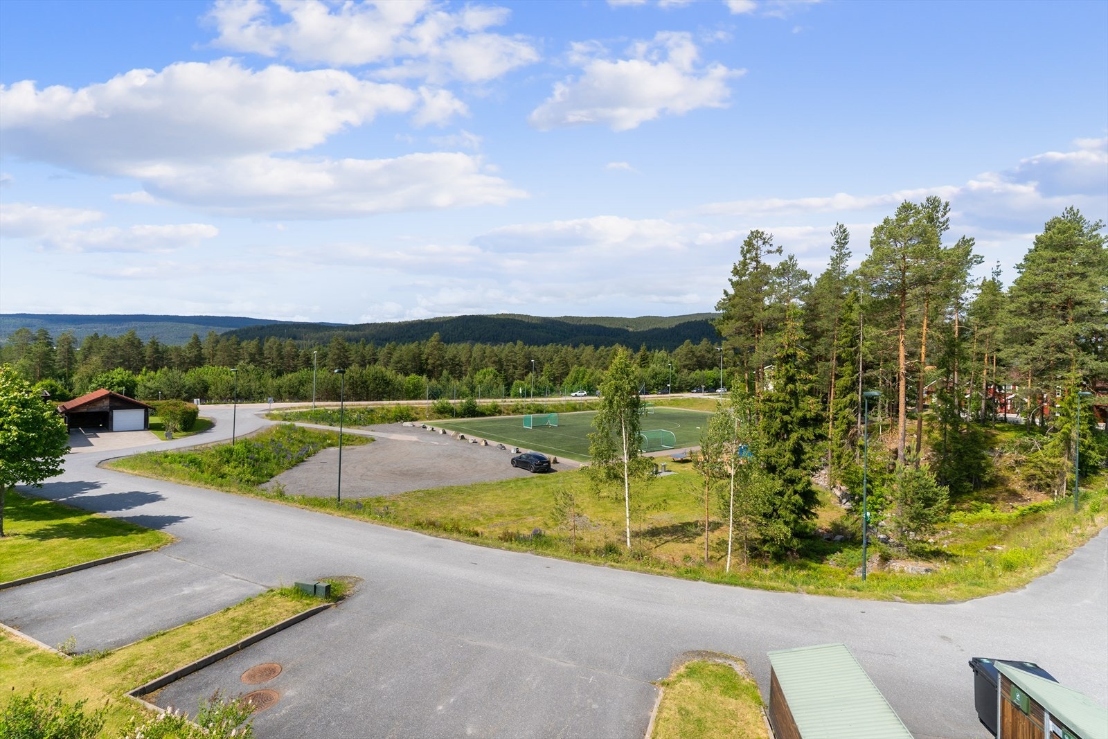 Sameiet har godt med gjesteparkeringsplasser. Galleribilde