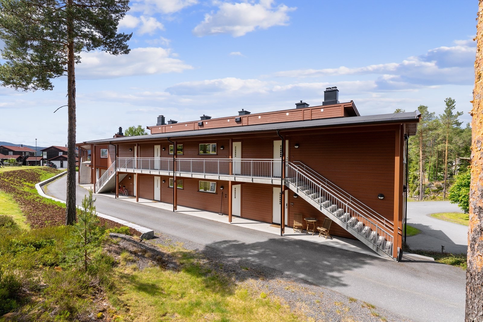 Leiligheten ligger i et populært og godt etablert boligområde på Gamlegrendåsen. Galleribilde