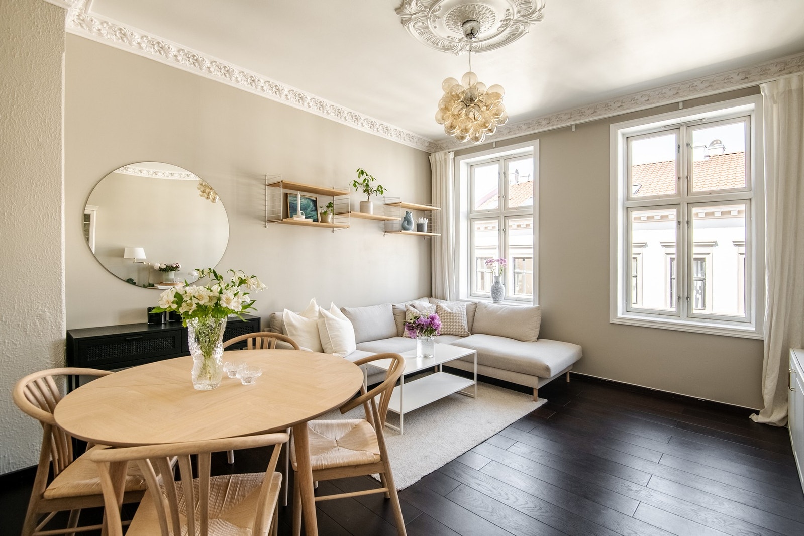 Stuen er et rom som umiddelbart innbyr til hygge og samvær. Galleribilde