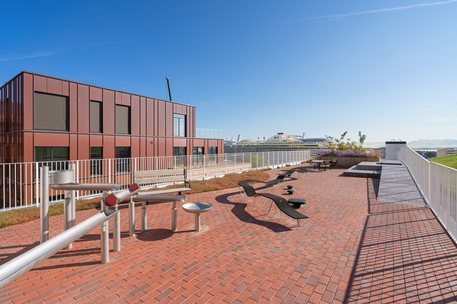 Lekeplass. Galleribilde