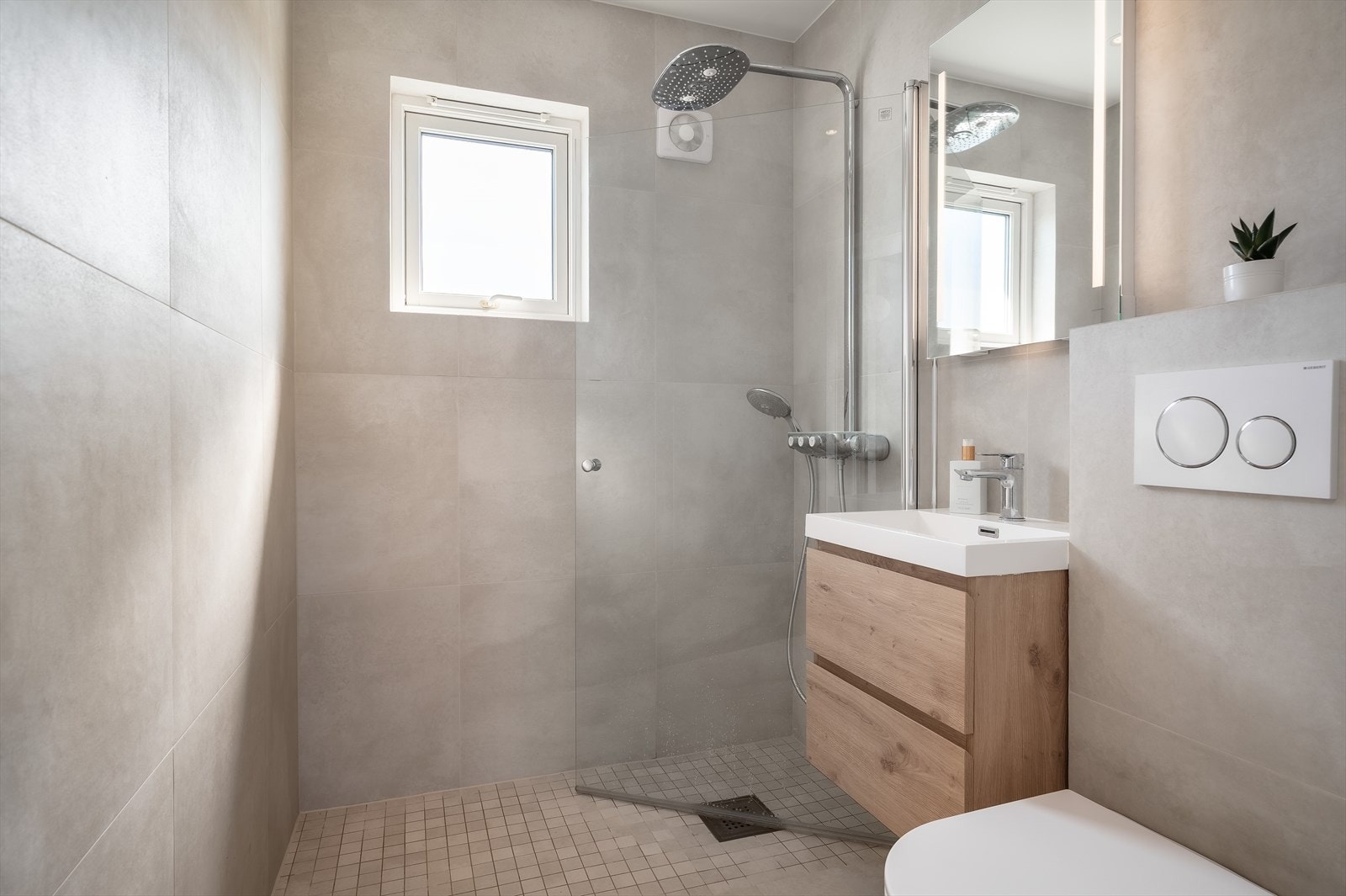 Lekkert baderom pusset opp i 2024 Galleribilde