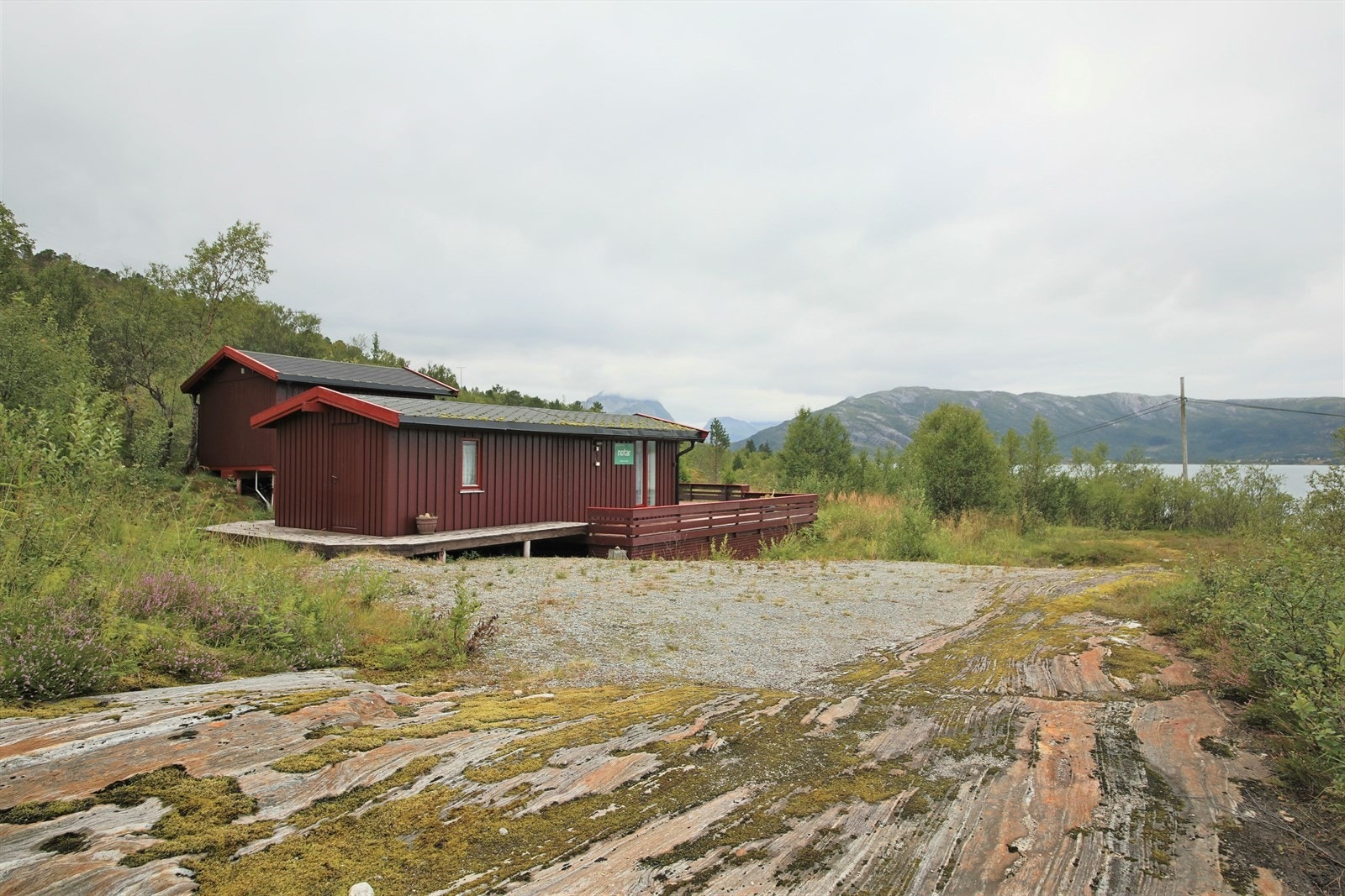 Parkeringsplass rett utenfor hytten Galleribilde