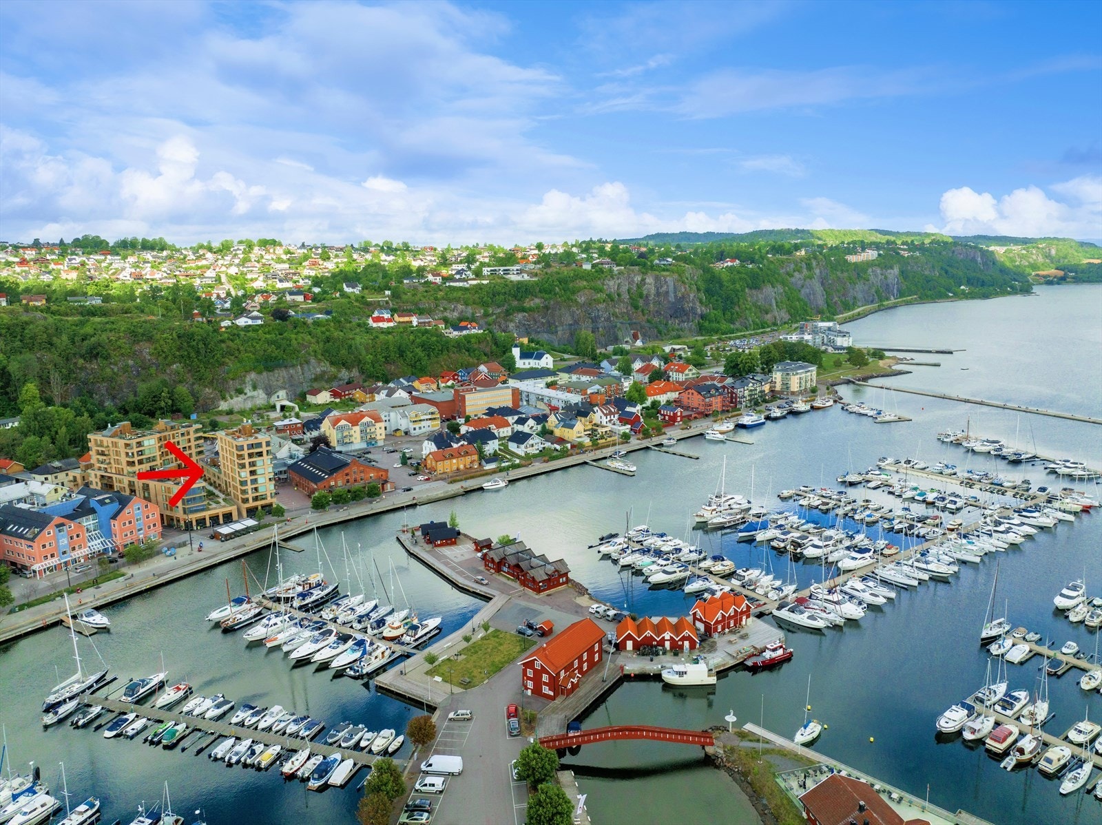 Velkommen til Havnegaten 9 - Nyere flott Leilighet på bryggekanten ved den koselige båthavna i Holmestrand Galleribilde