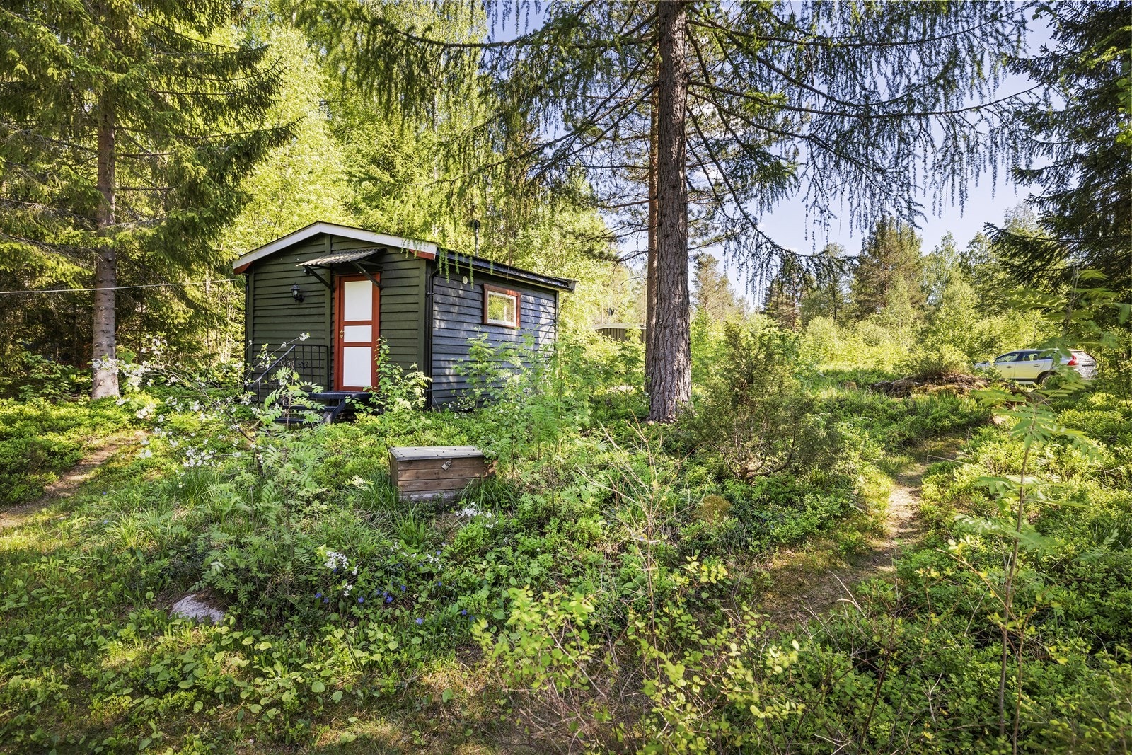 Uthus med boder og utedo Galleribilde