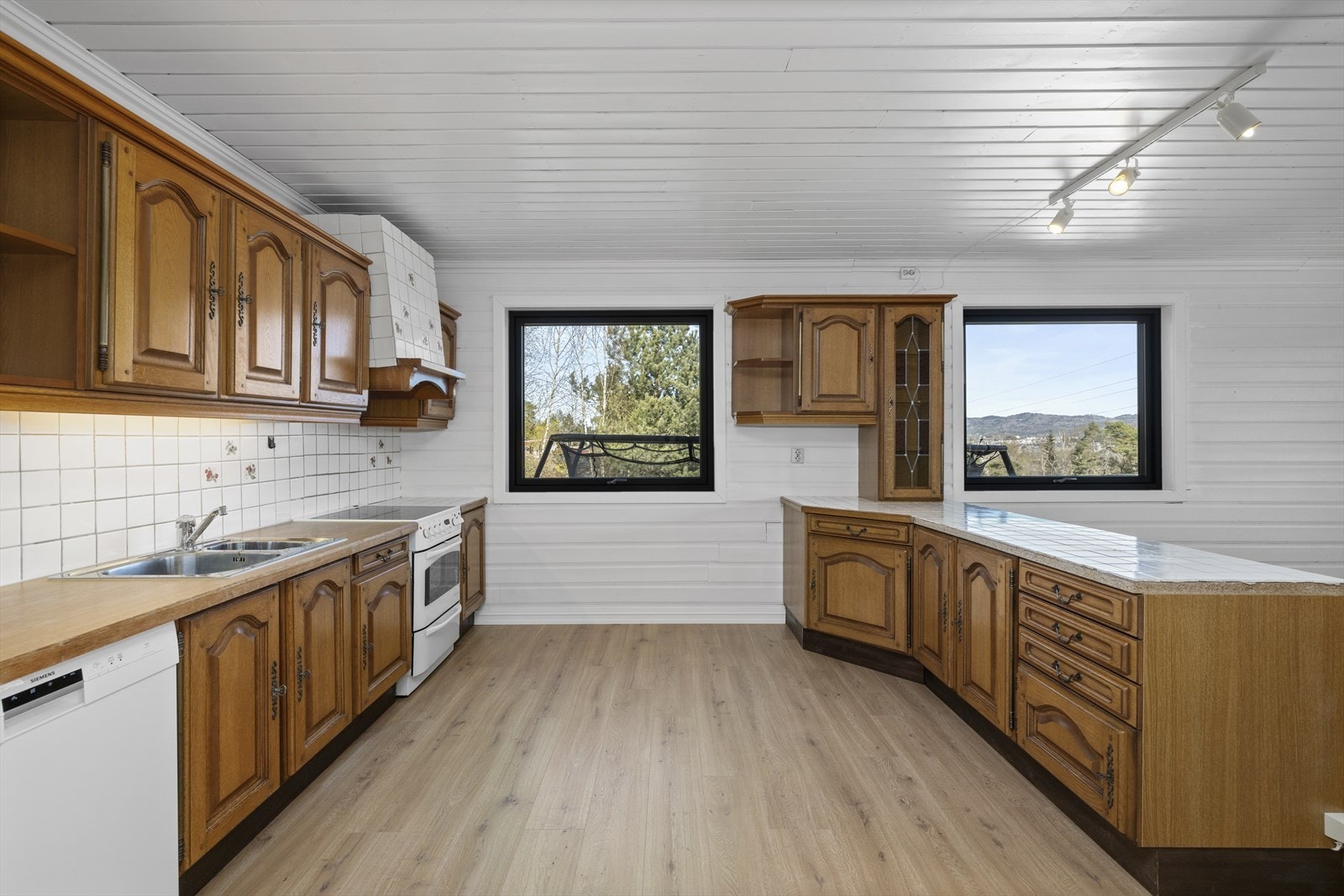 Kjøkken i generasjonsdel/leilighet Galleribilde