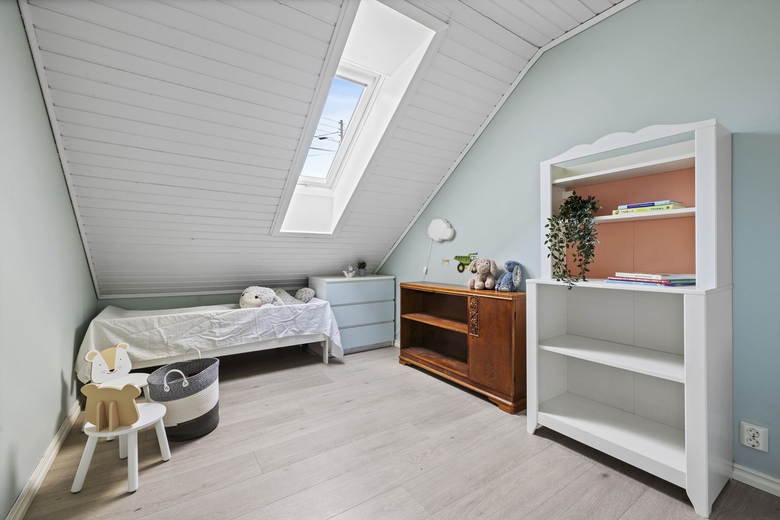 Soverom V - dette rommet har for lite vindu og er ikke godkjent for varig opphold Galleribilde