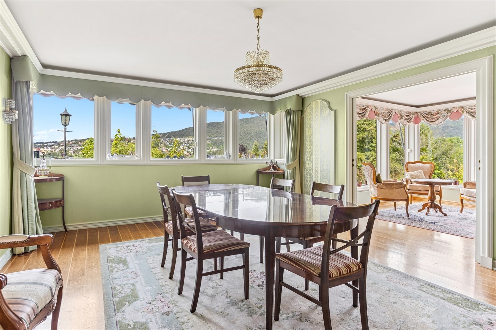 Spisestue. Galleribilde