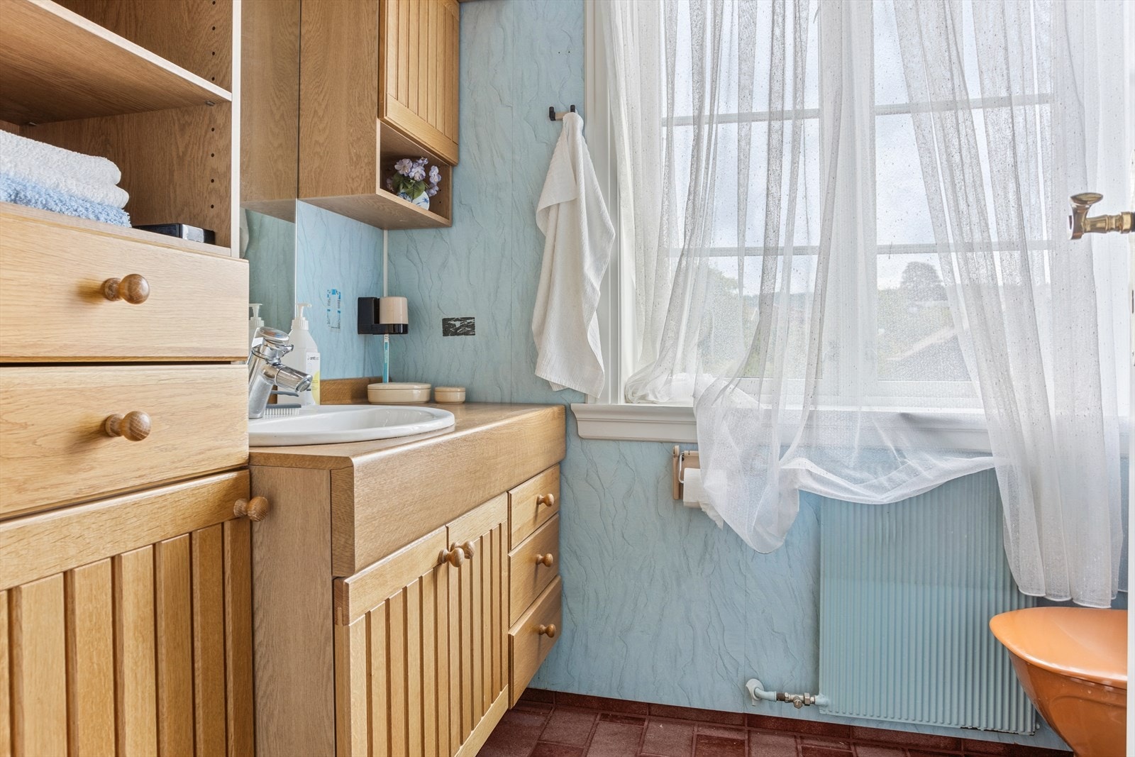 Baderom i hybelleilighet i nr. 6. Galleribilde