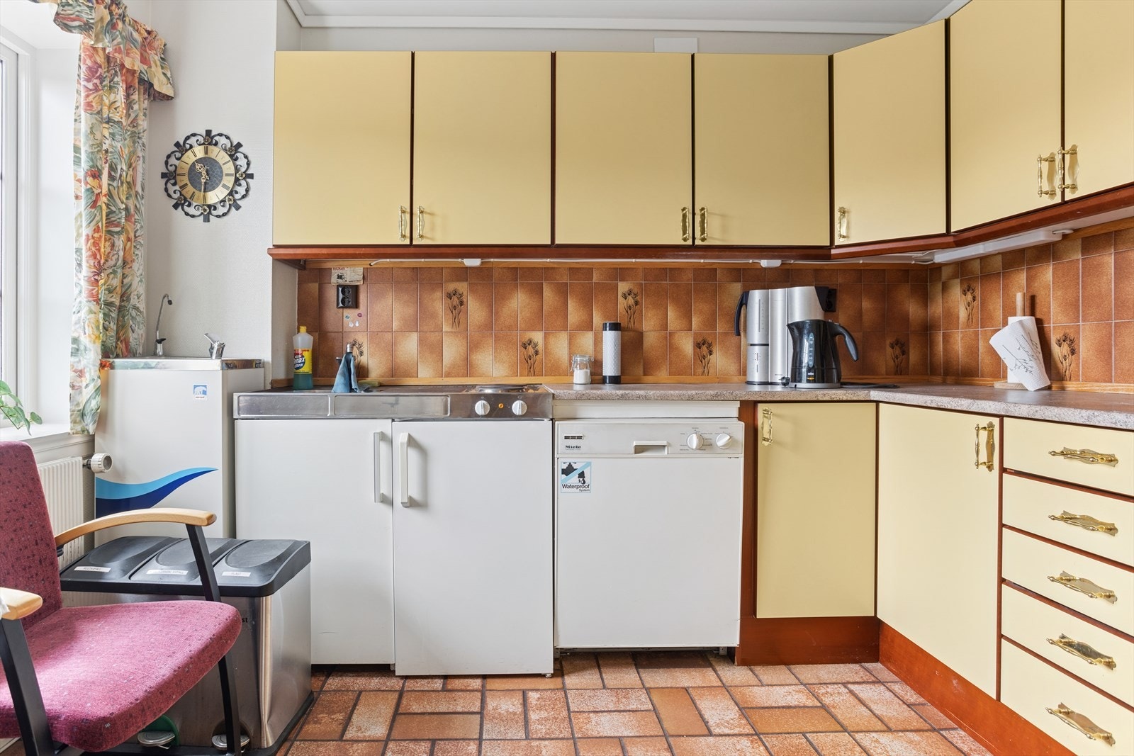 Kjøkken i den gamle delen for hybelleilighet i nr. 6. Galleribilde