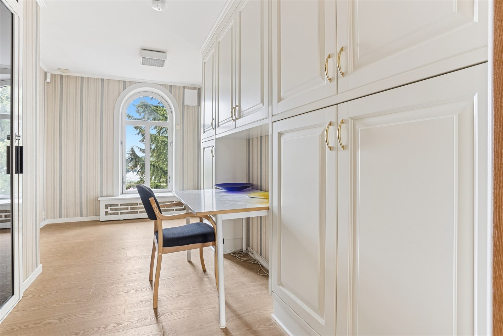 Gang i nr. 8. Galleribilde